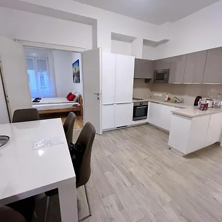 Boutique Family In The Heart Of City Apartment *