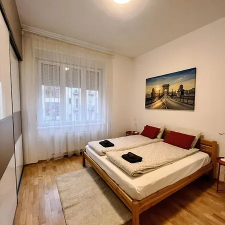 Boutique Family In The Heart Of City Apartment *