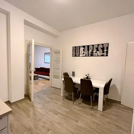 Boutique Family In The Heart Of City Apartment Budapest